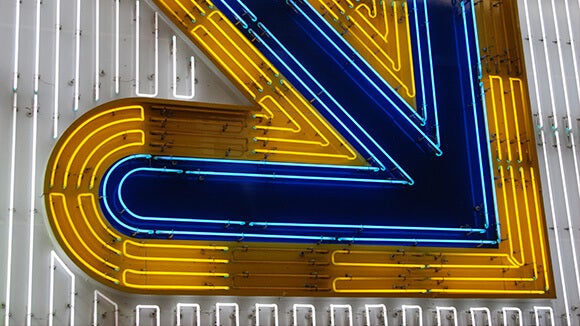 right-gold-arrow